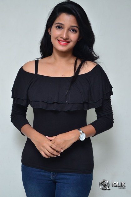 Deepthi-Shetty-At-Sri-Ramudinta-Sri-Krishnudanta-Movie-Teaser-Launch